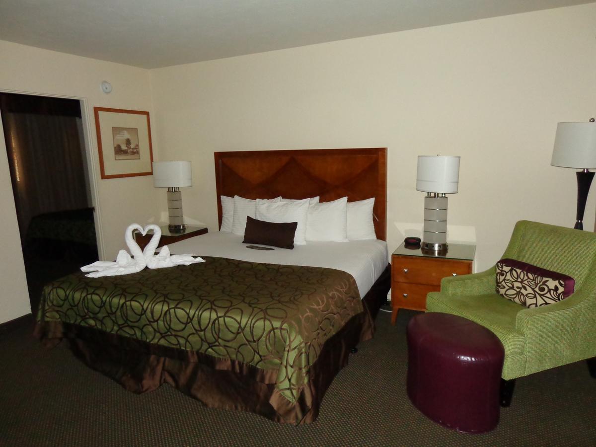 Coronado Motor Hotel - thumb 0