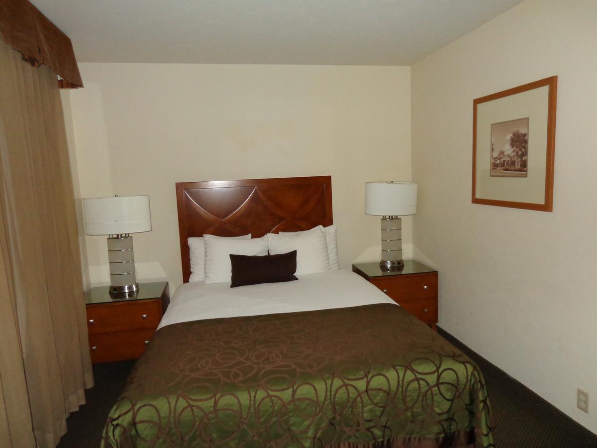 Coronado Motor Hotel - thumb 11