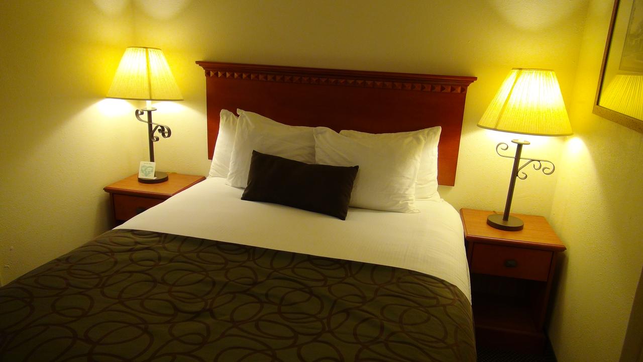 Coronado Motor Hotel - thumb 17