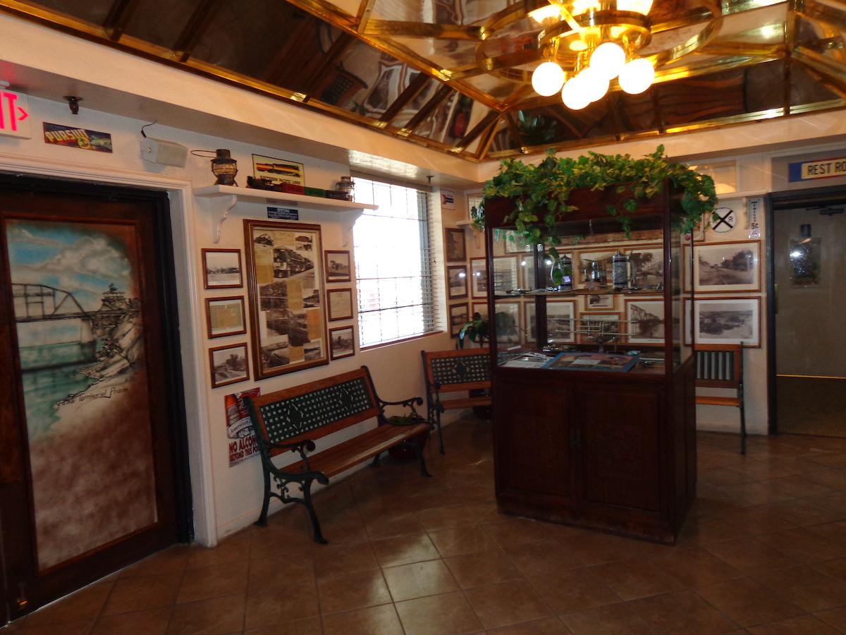 Coronado Motor Hotel - thumb 20