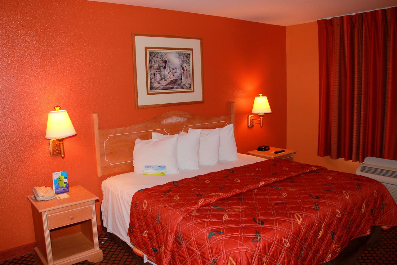 Days Inn & Suites By Wyndham Surprise - thumb 8
