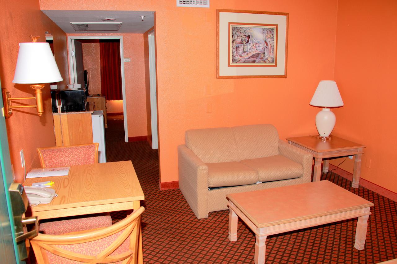 Days Inn & Suites By Wyndham Surprise - thumb 10
