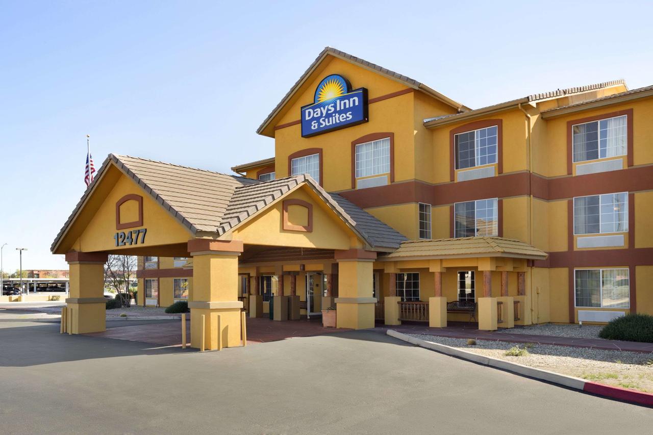 Days Inn & Suites By Wyndham Surprise - thumb 0