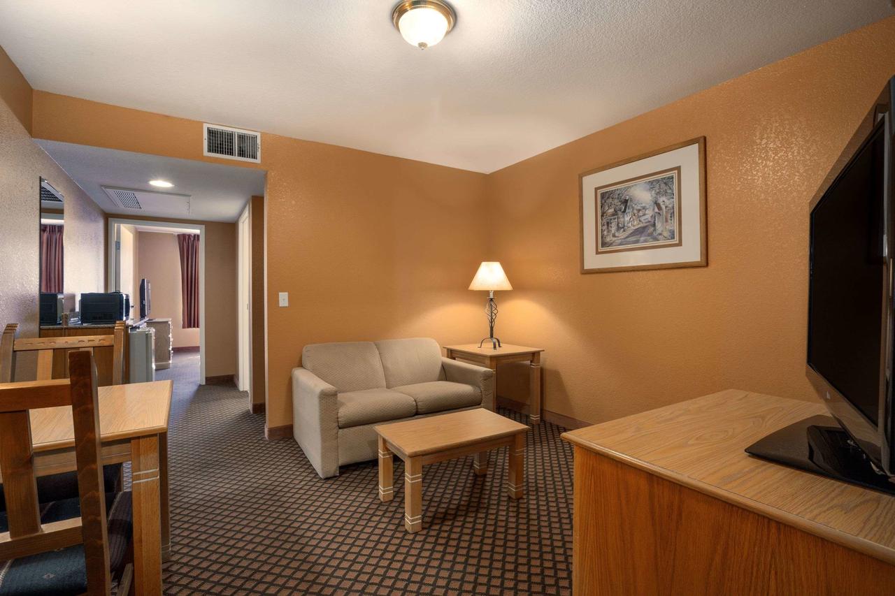 Days Inn & Suites By Wyndham Surprise - thumb 22