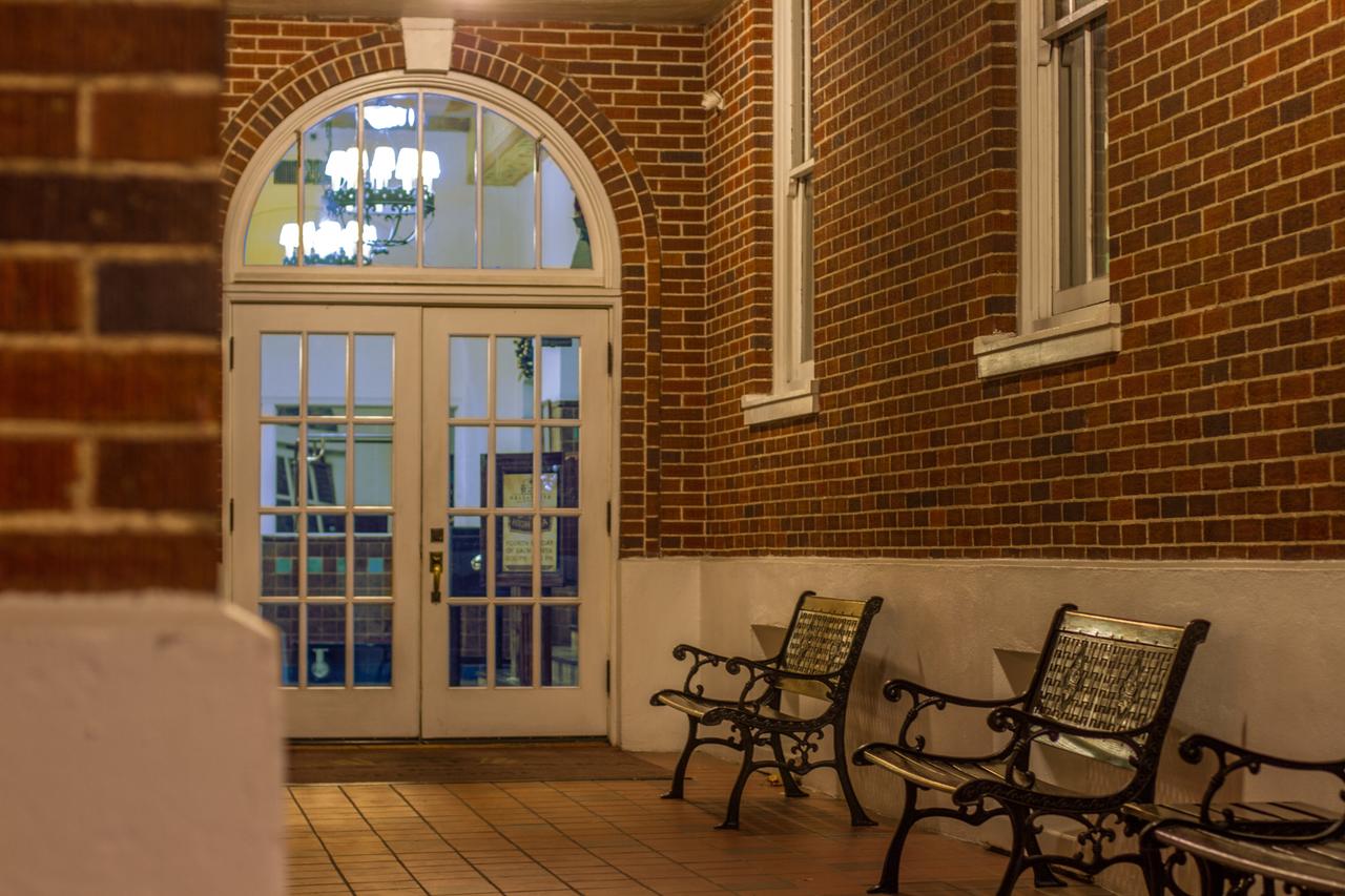 Hassayampa Inn - thumb 8