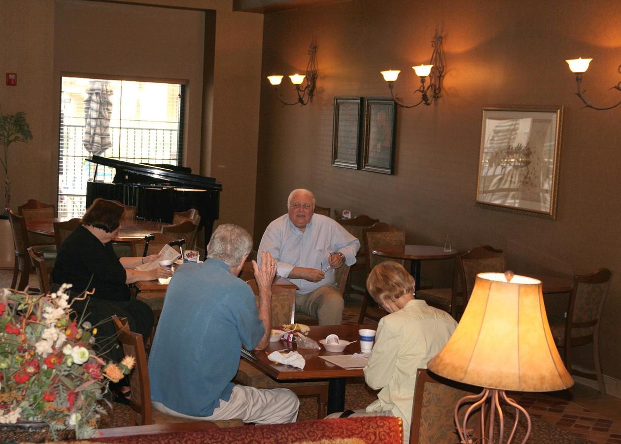 Hampton Inn & Suites Phoenix-Goodyear - thumb 2