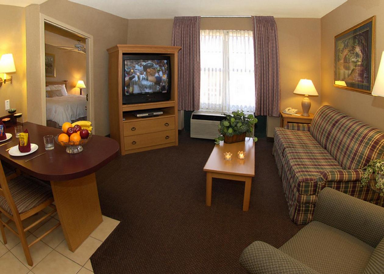 Hampton Inn & Suites Phoenix-Goodyear - thumb 4