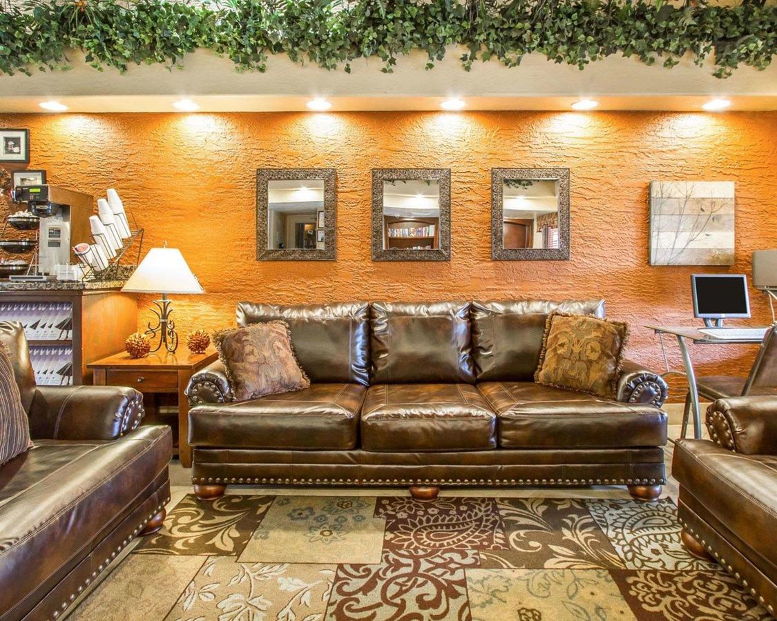 Quality Inn And Suites Goodyear - thumb 2