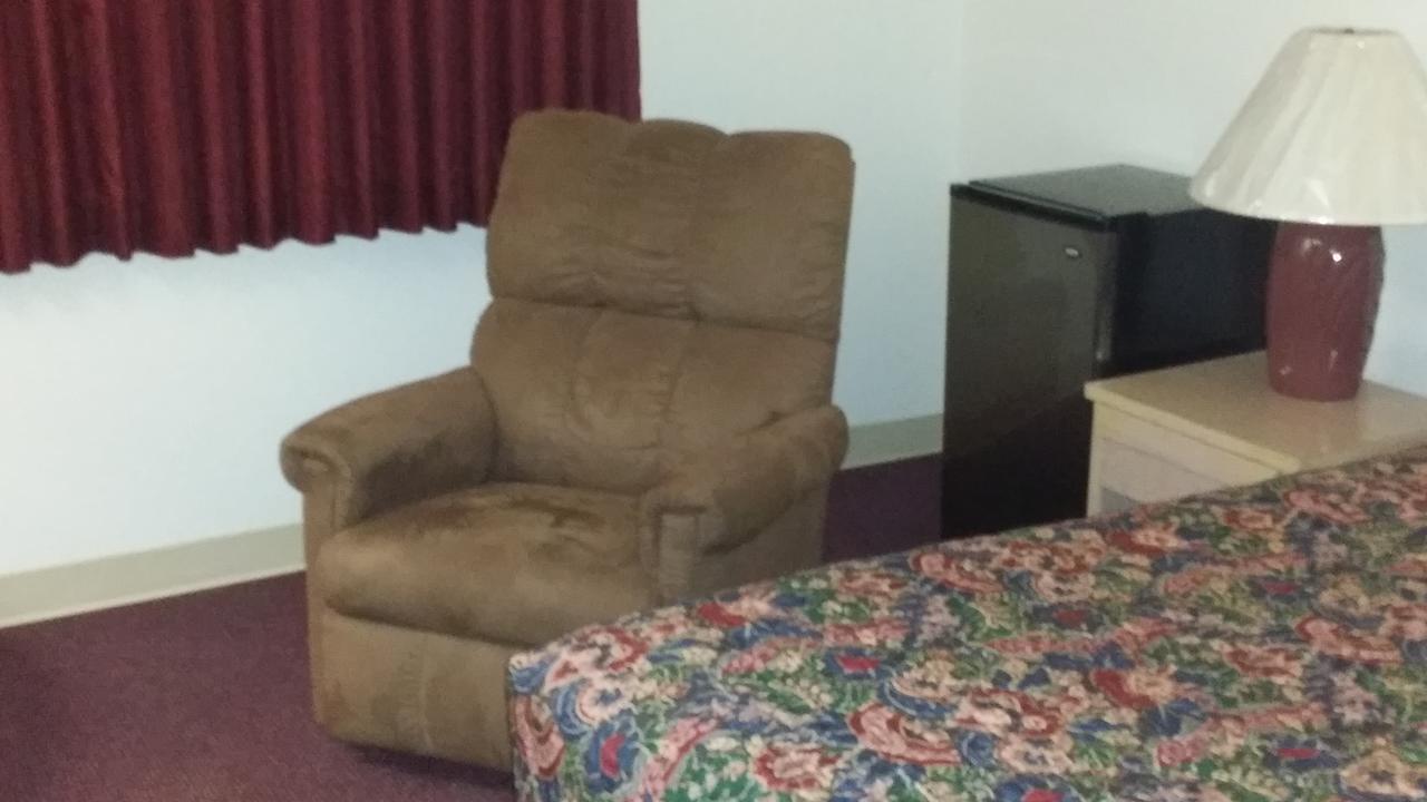 Americas Choice Inn & Suites - thumb 10