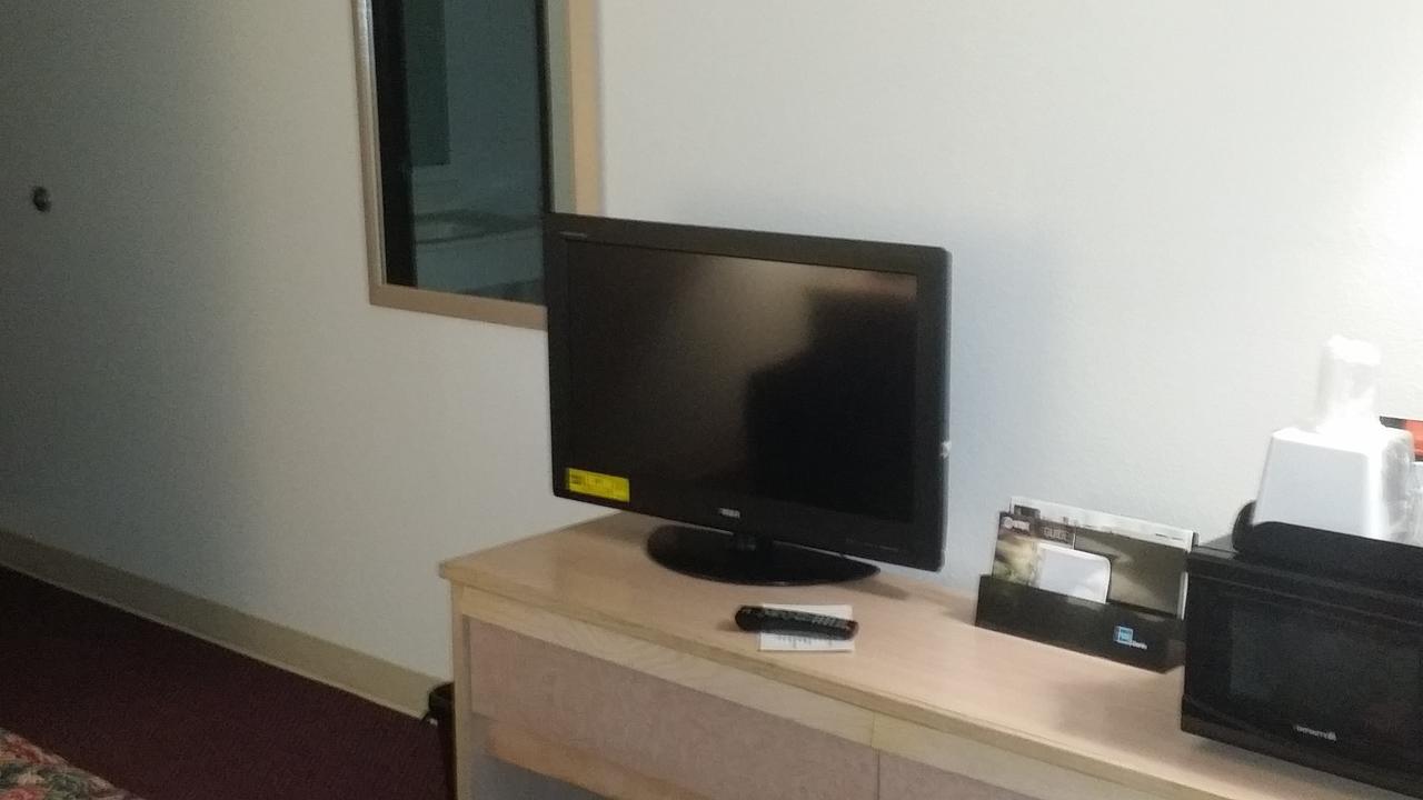 Americas Choice Inn & Suites - thumb 30