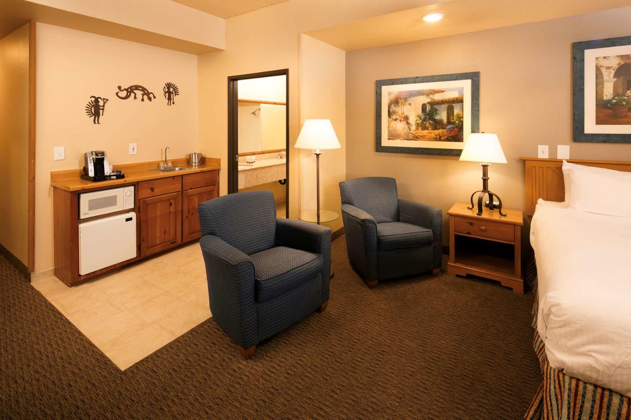 Red Lion Inn & Suites Goodyear - thumb 15