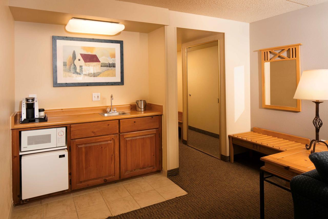 Red Lion Inn & Suites Goodyear - thumb 17