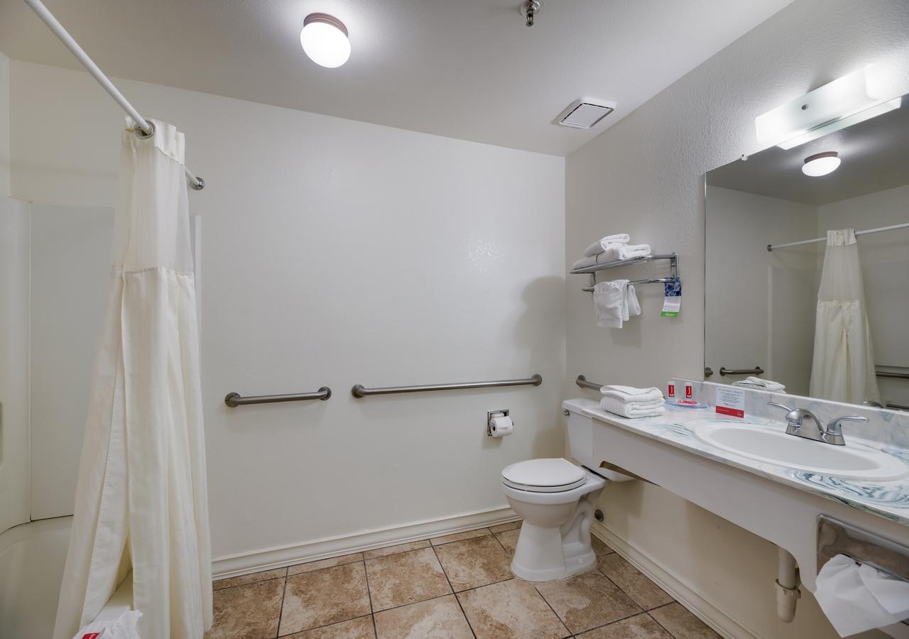 Econo Lodge Inn & Suites - thumb 21