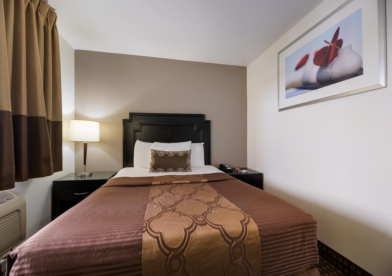 Econo Lodge Inn & Suites - thumb 23