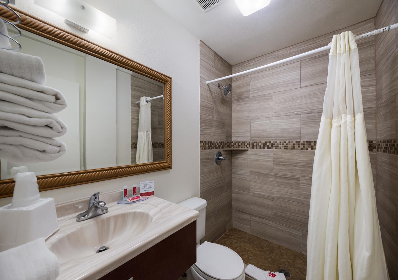 Econo Lodge Inn & Suites - thumb 5