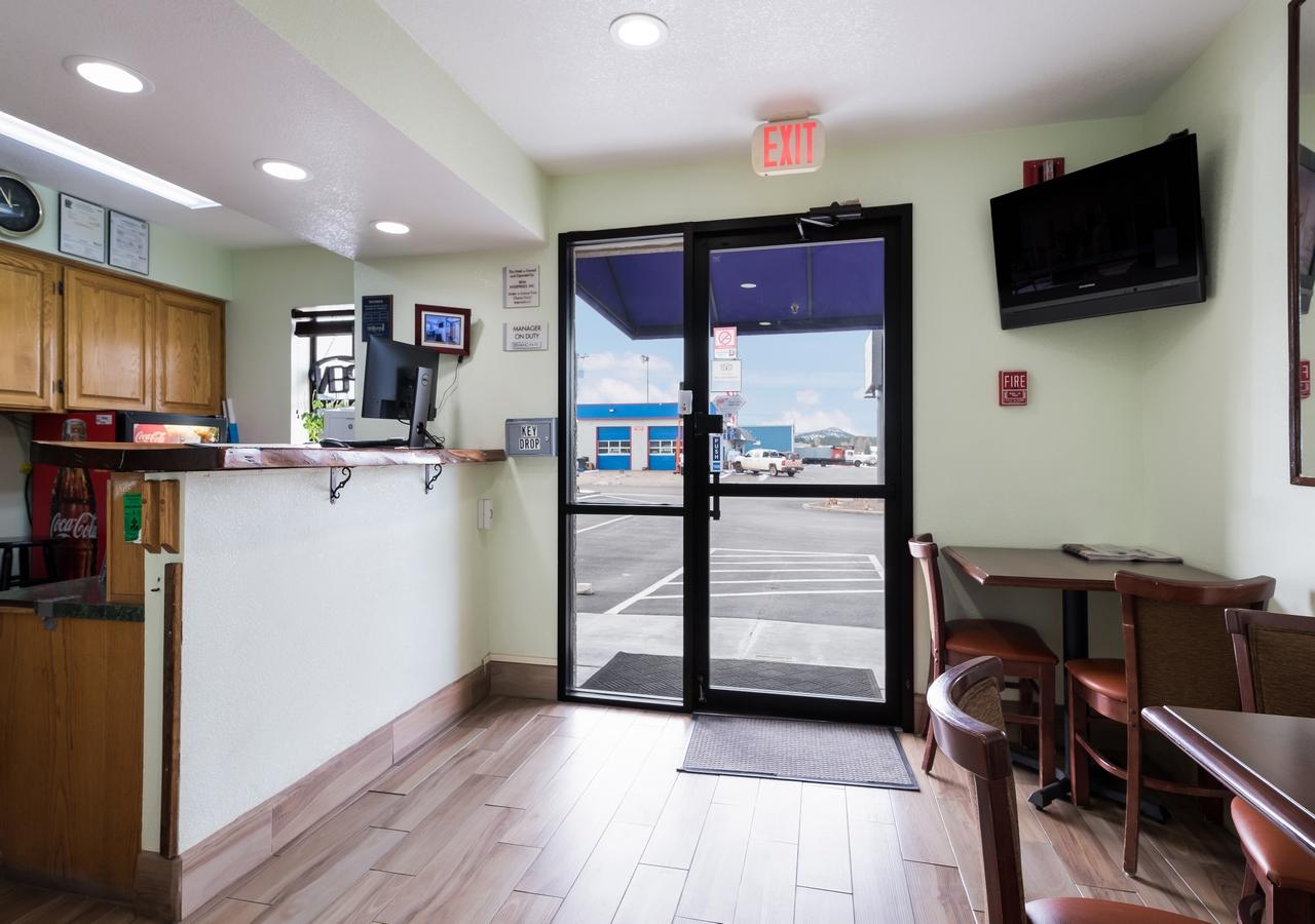 Econo Lodge Inn & Suites - thumb 9