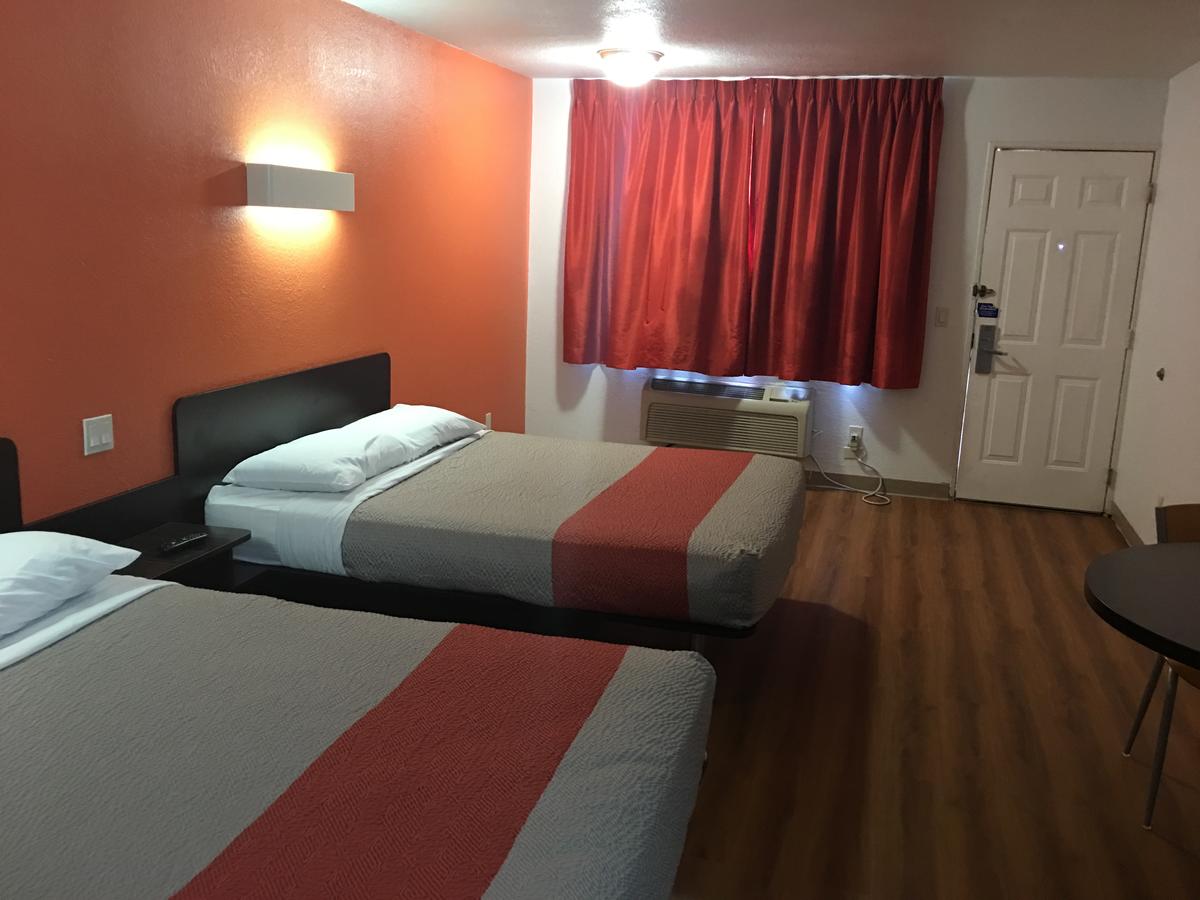 Motel 6 Apache Junction - thumb 10