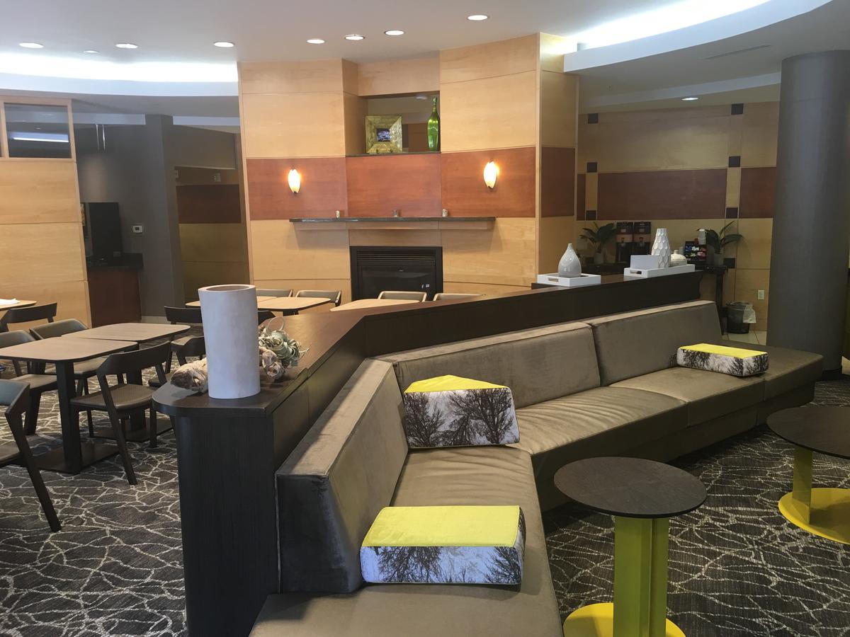 SpringHill Suites Phoenix Glendale Sports - thumb 9