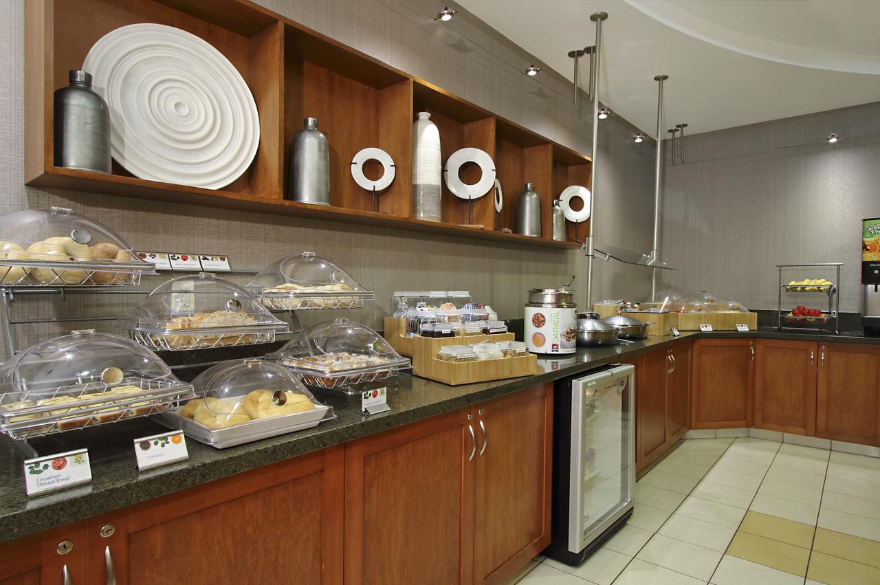 SpringHill Suites Phoenix Glendale Sports - thumb 6