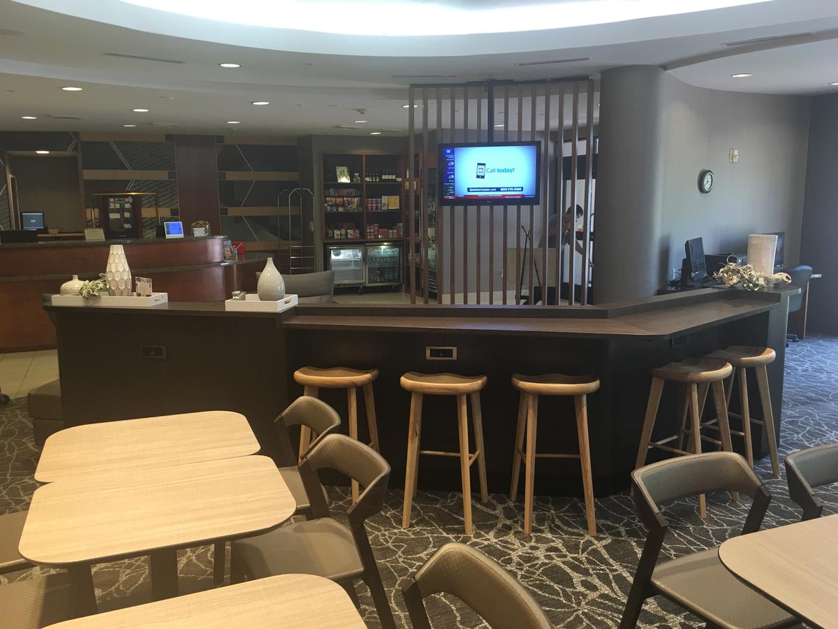 SpringHill Suites Phoenix Glendale Sports - thumb 8