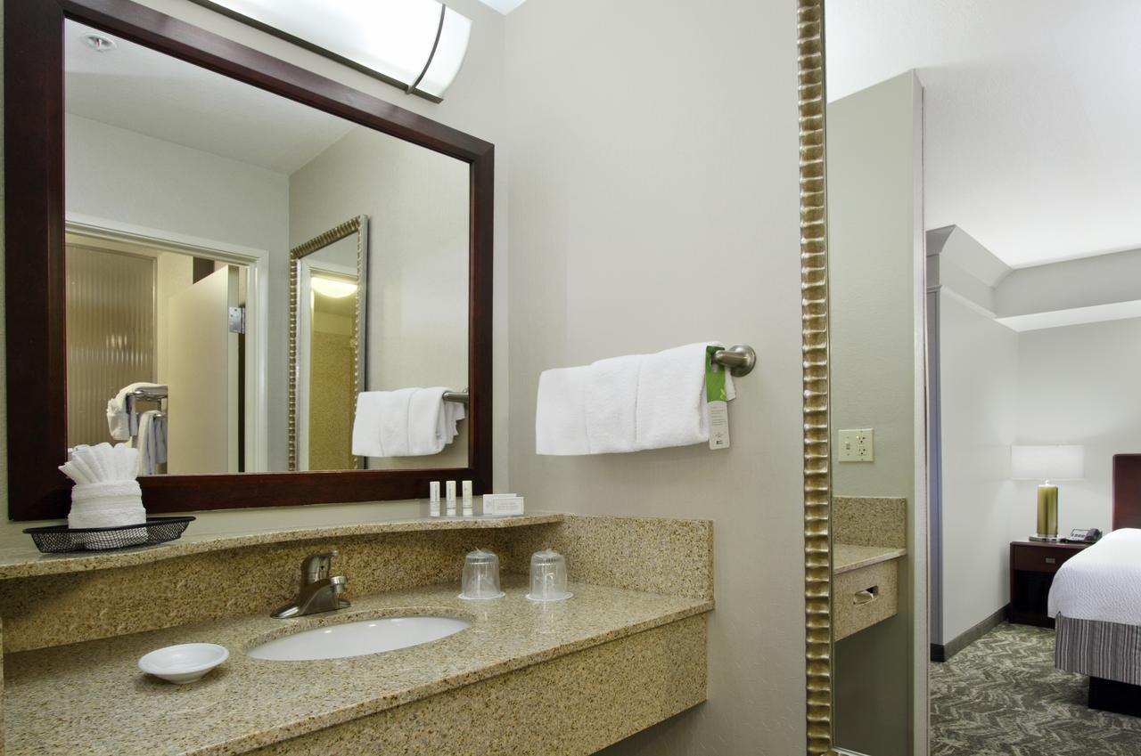 SpringHill Suites Phoenix Glendale Sports - thumb 15