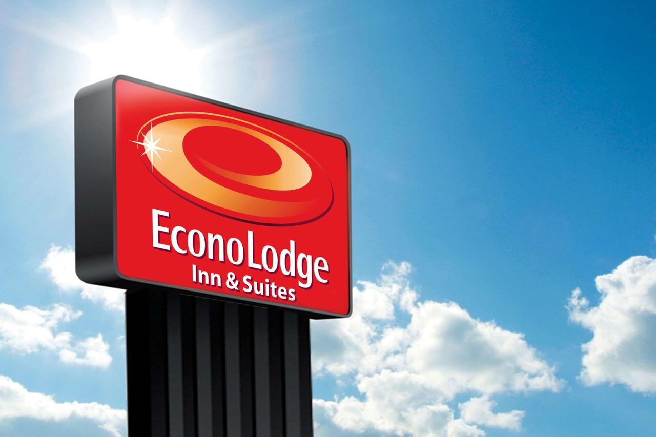 Econo Lodge Inn & Suites Yuma I-8 - thumb 0