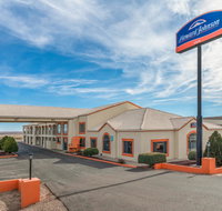 Howard Johnson by Wyndham Holbrook - USA Accommodation
