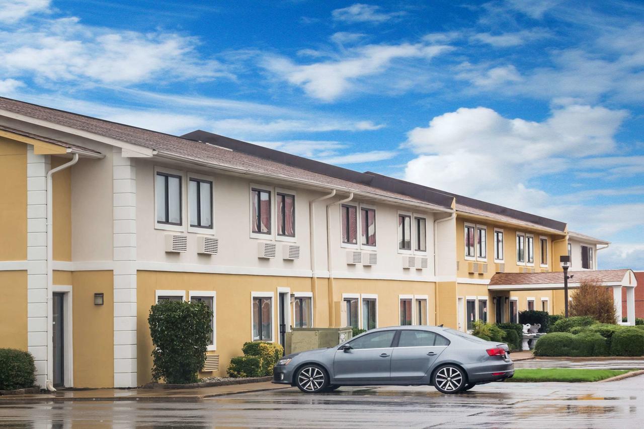 Super 8 By Wyndham Jonesboro - thumb 0