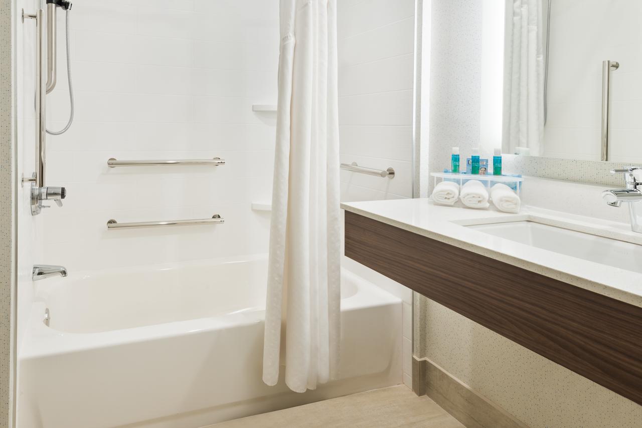 Holiday Inn Express Hotel & Suites Bentonville - thumb 4