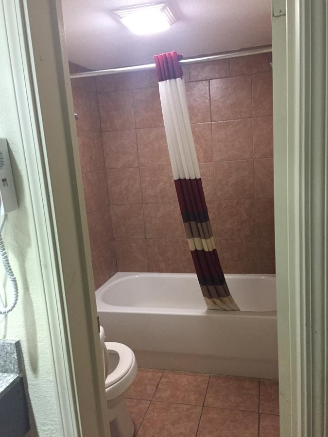 Deluxe Inn - thumb 5