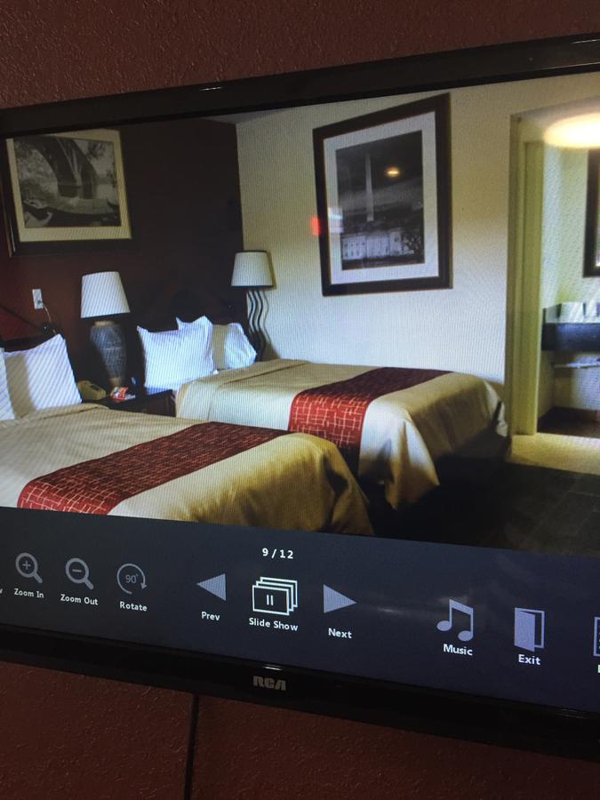 Deluxe Inn - thumb 2