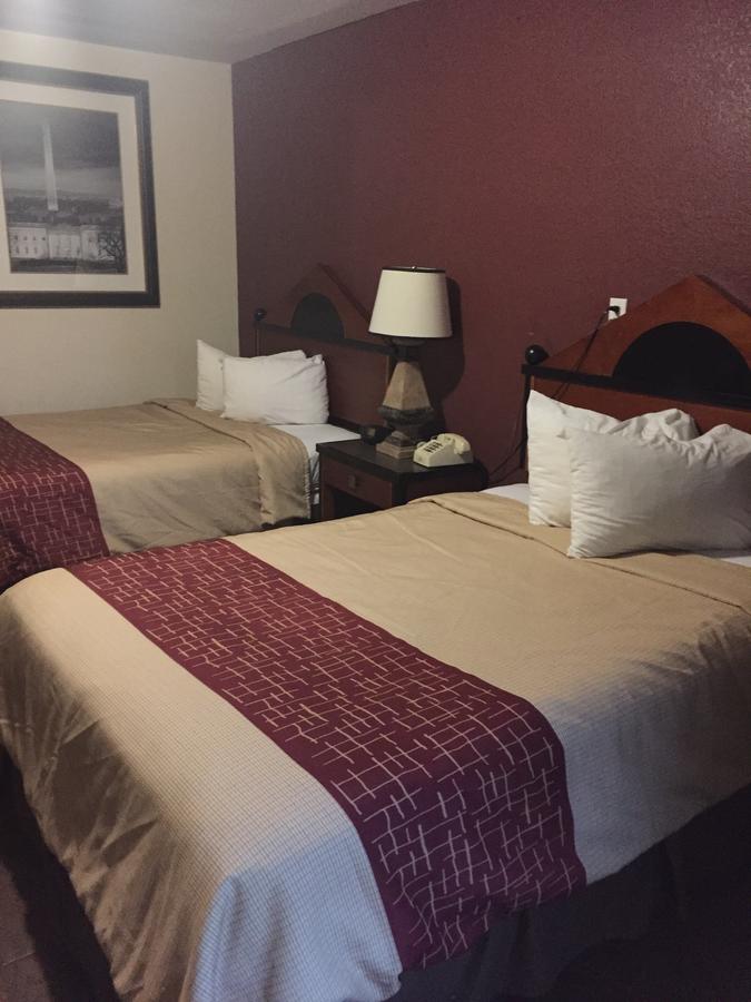 Deluxe Inn - thumb 1