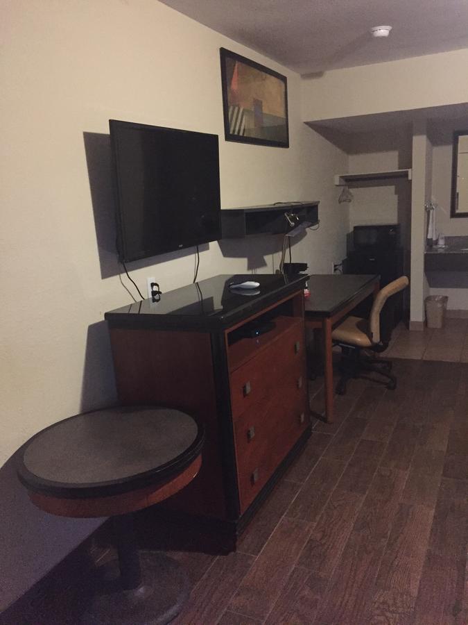 Deluxe Inn - thumb 6