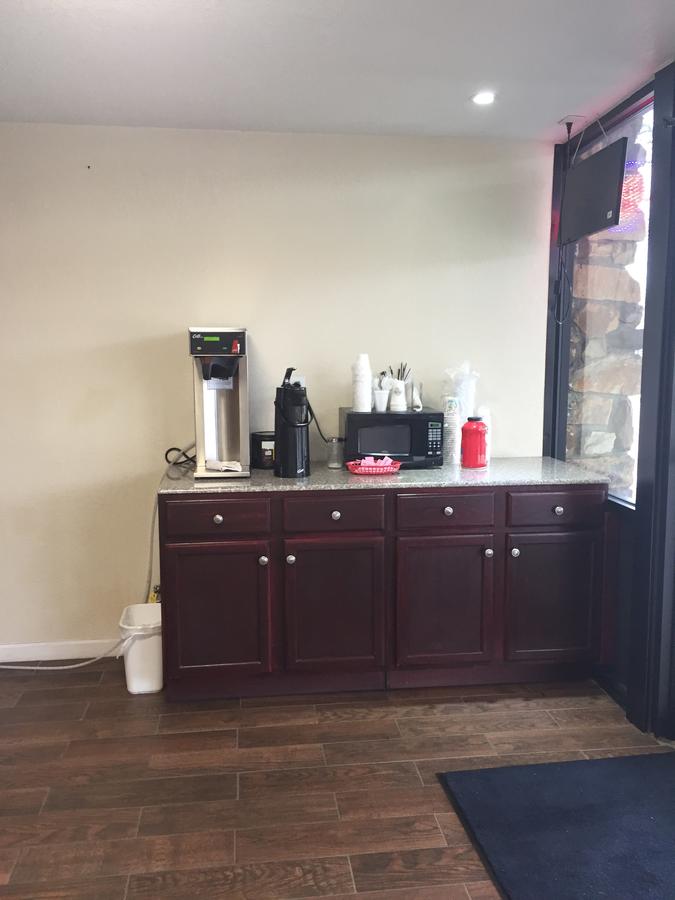 Deluxe Inn - thumb 23