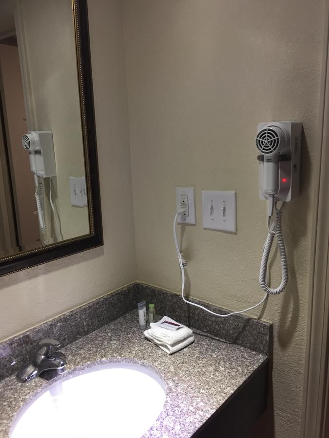 Deluxe Inn - thumb 20