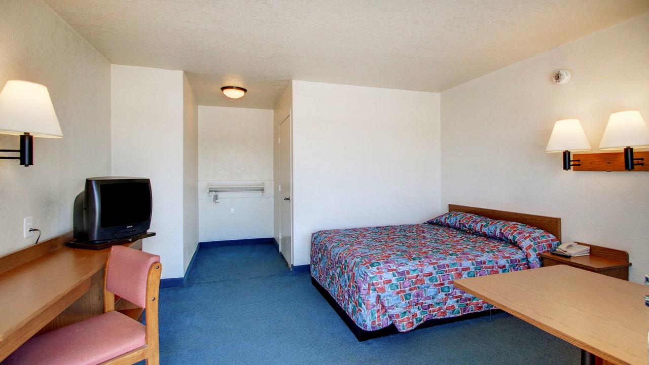 Rodeway Inn Fort Smith I-40 - thumb 36