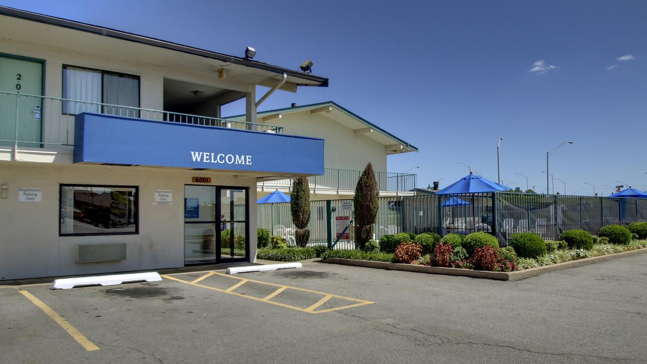 Rodeway Inn Fort Smith I-40 - thumb 0