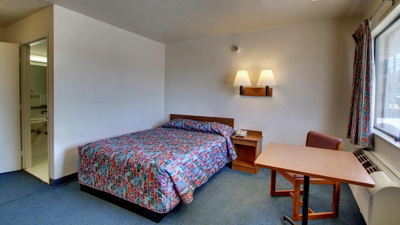 Rodeway Inn Fort Smith I-40 - thumb 37