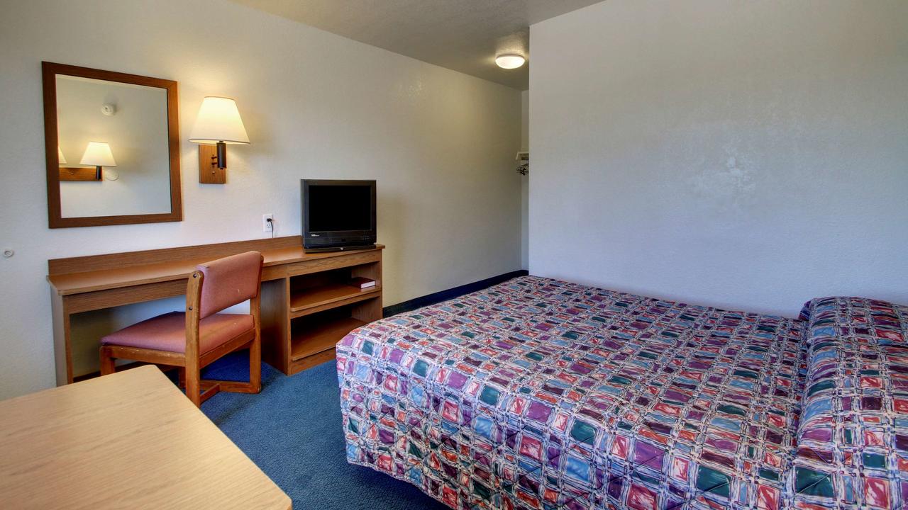 Rodeway Inn Fort Smith I-40 - thumb 43