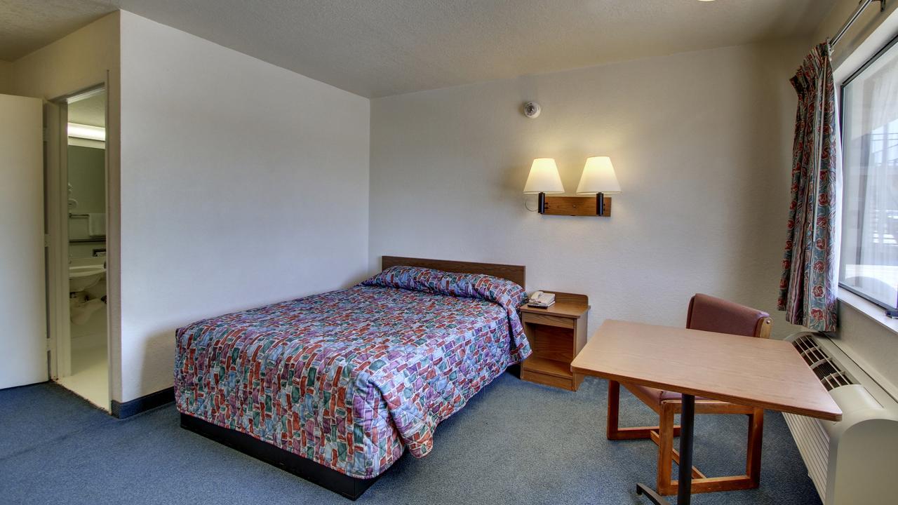 Rodeway Inn Fort Smith I-40 - thumb 2