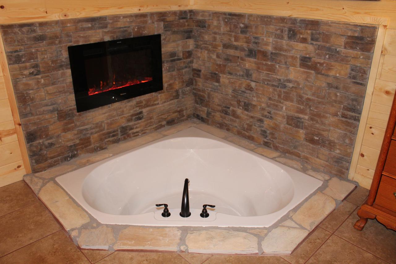 Samantha's Timber Inn - thumb 2