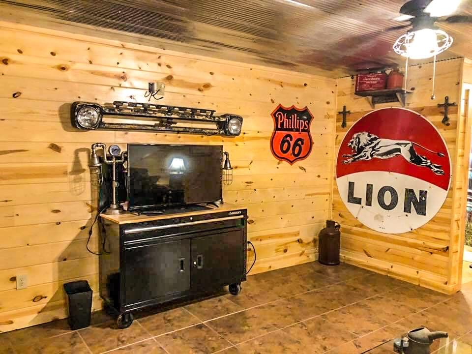 Samantha's Timber Inn - thumb 34