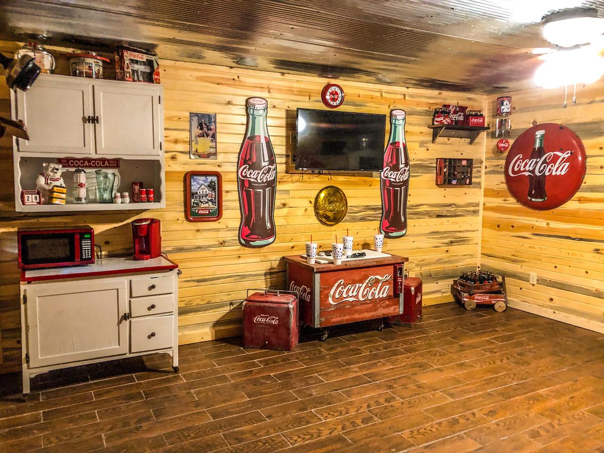 Samantha's Timber Inn - thumb 13