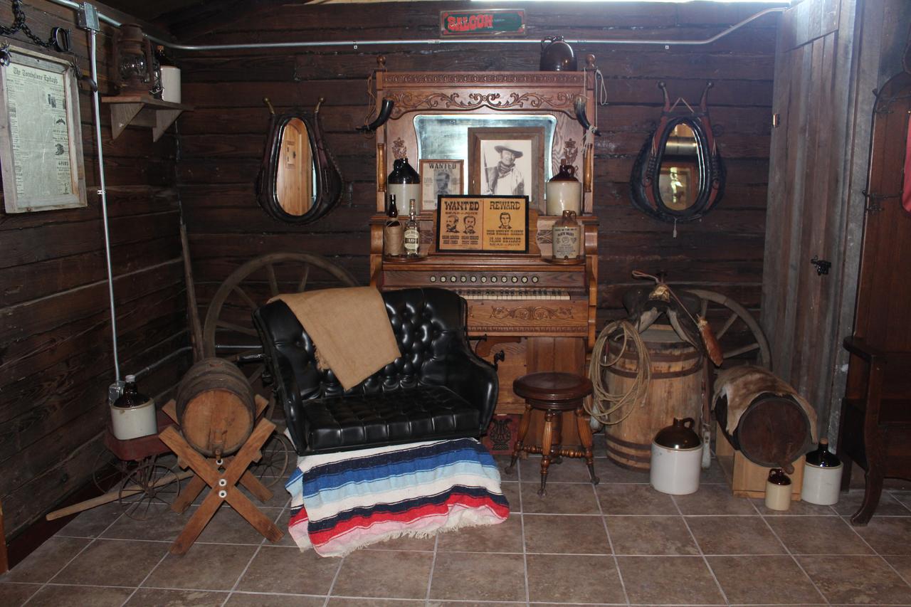 Samantha's Timber Inn - thumb 43