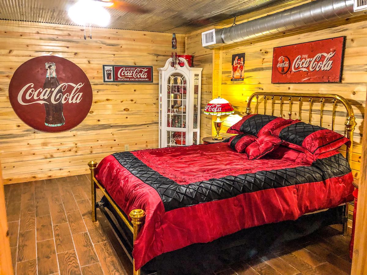 Samantha's Timber Inn - thumb 21