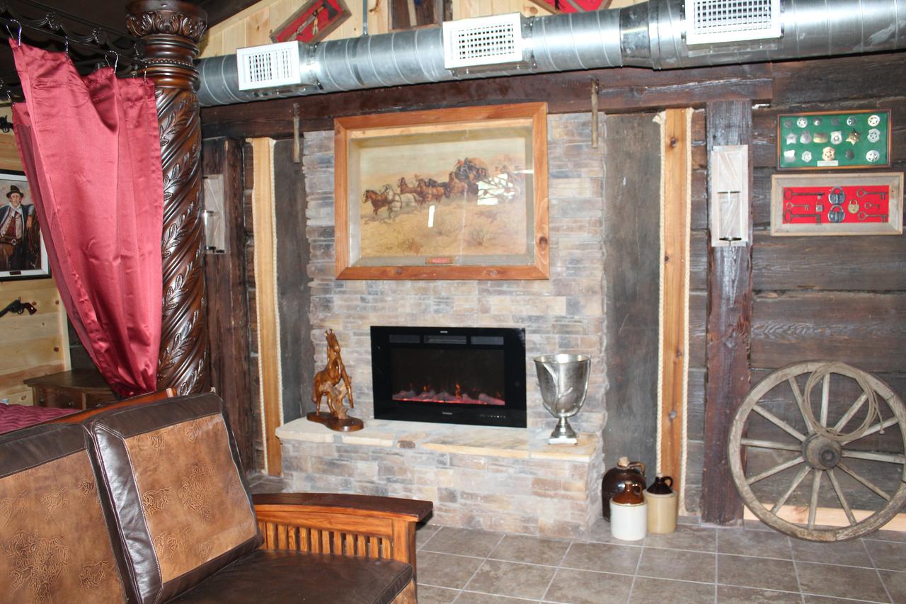 Samantha's Timber Inn - thumb 42