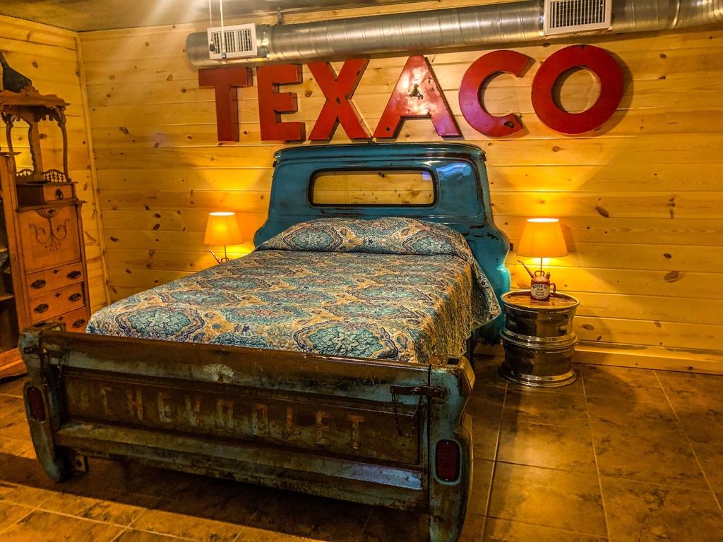 Samantha's Timber Inn - thumb 39