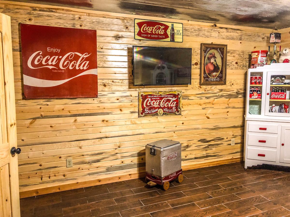 Samantha's Timber Inn - thumb 20