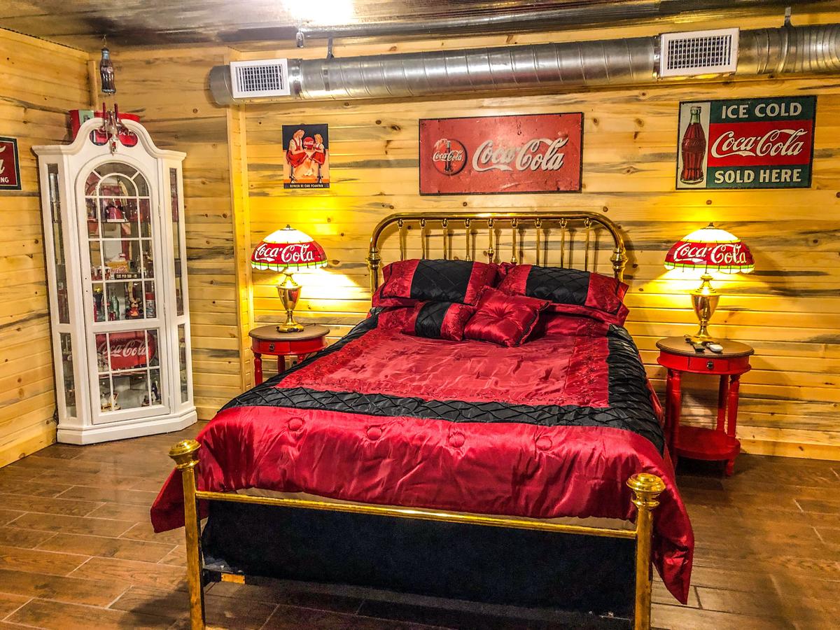 Samantha's Timber Inn - thumb 23