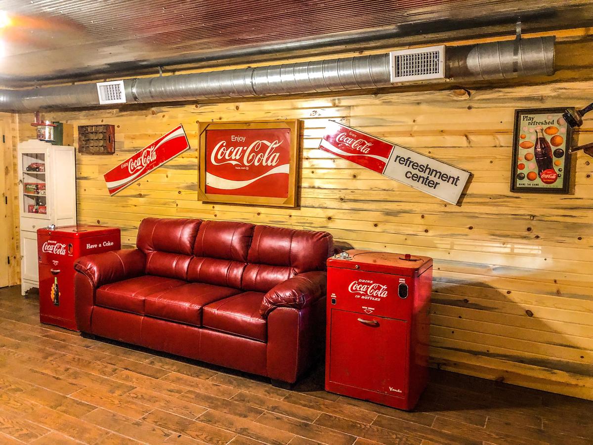 Samantha's Timber Inn - thumb 14